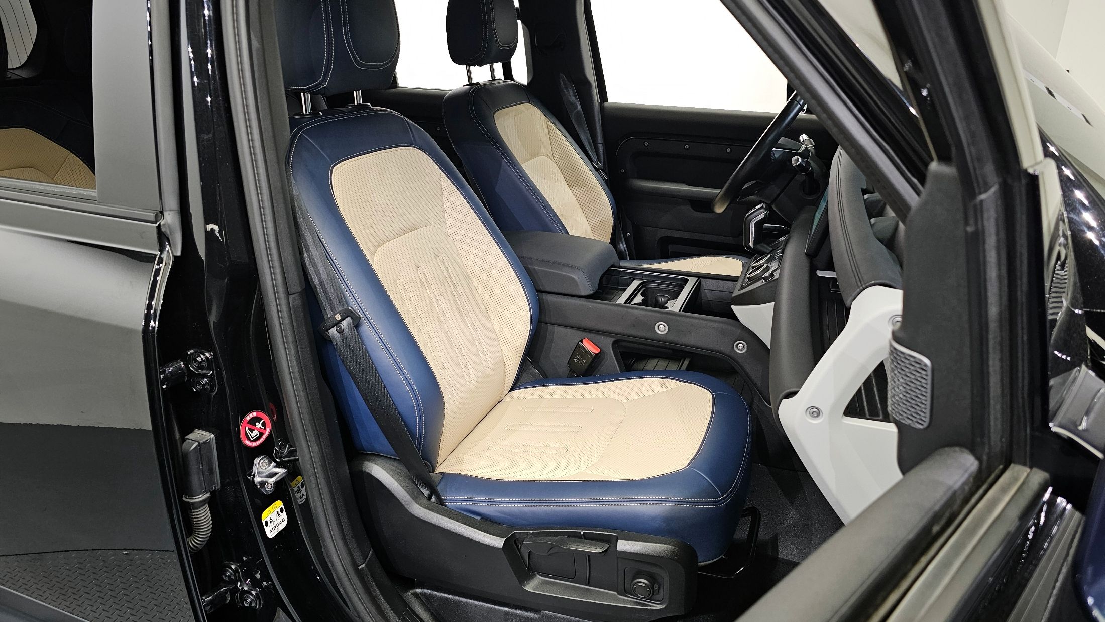 LAND ROVER DEFENDER L663