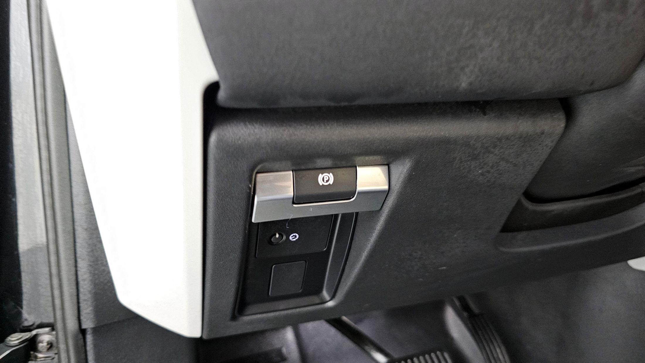 LAND ROVER DEFENDER L663