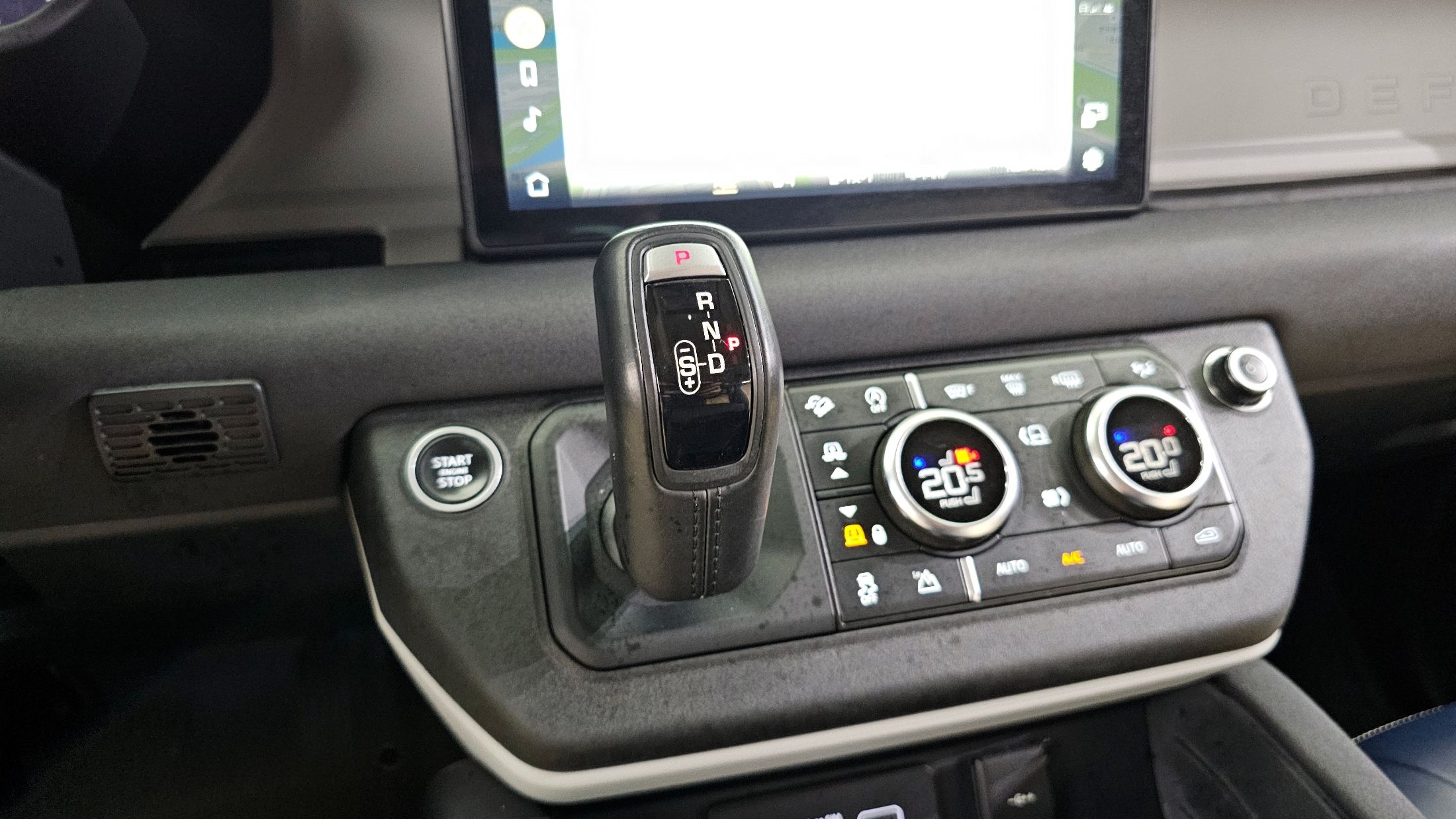 LAND ROVER DEFENDER L663