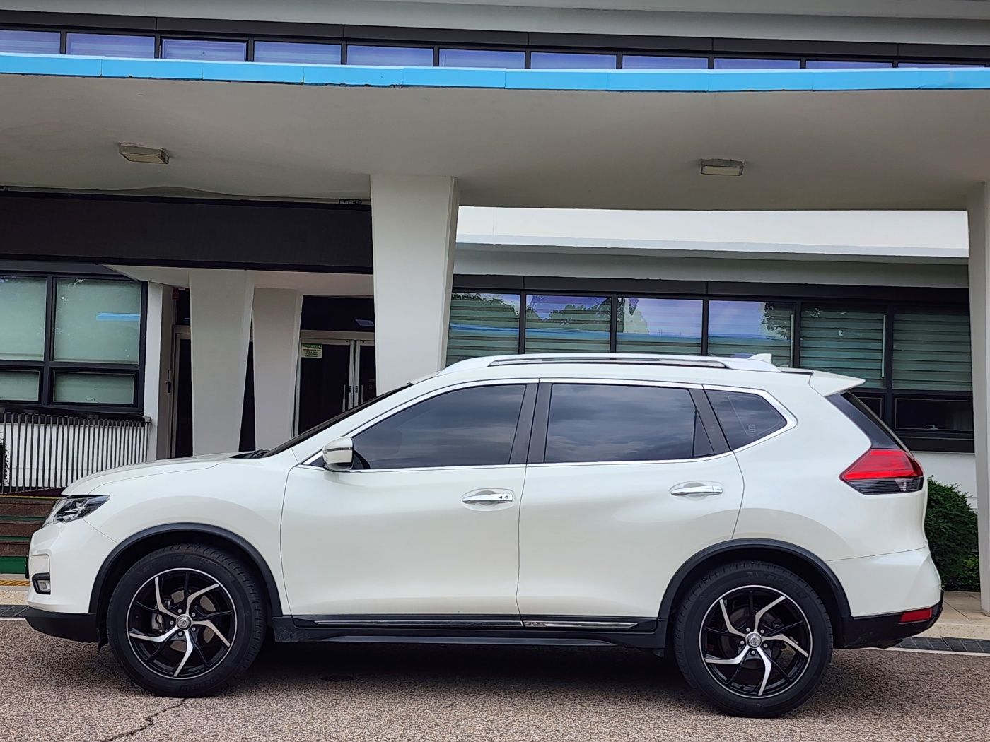 NISSAN X-TRAIL 2018