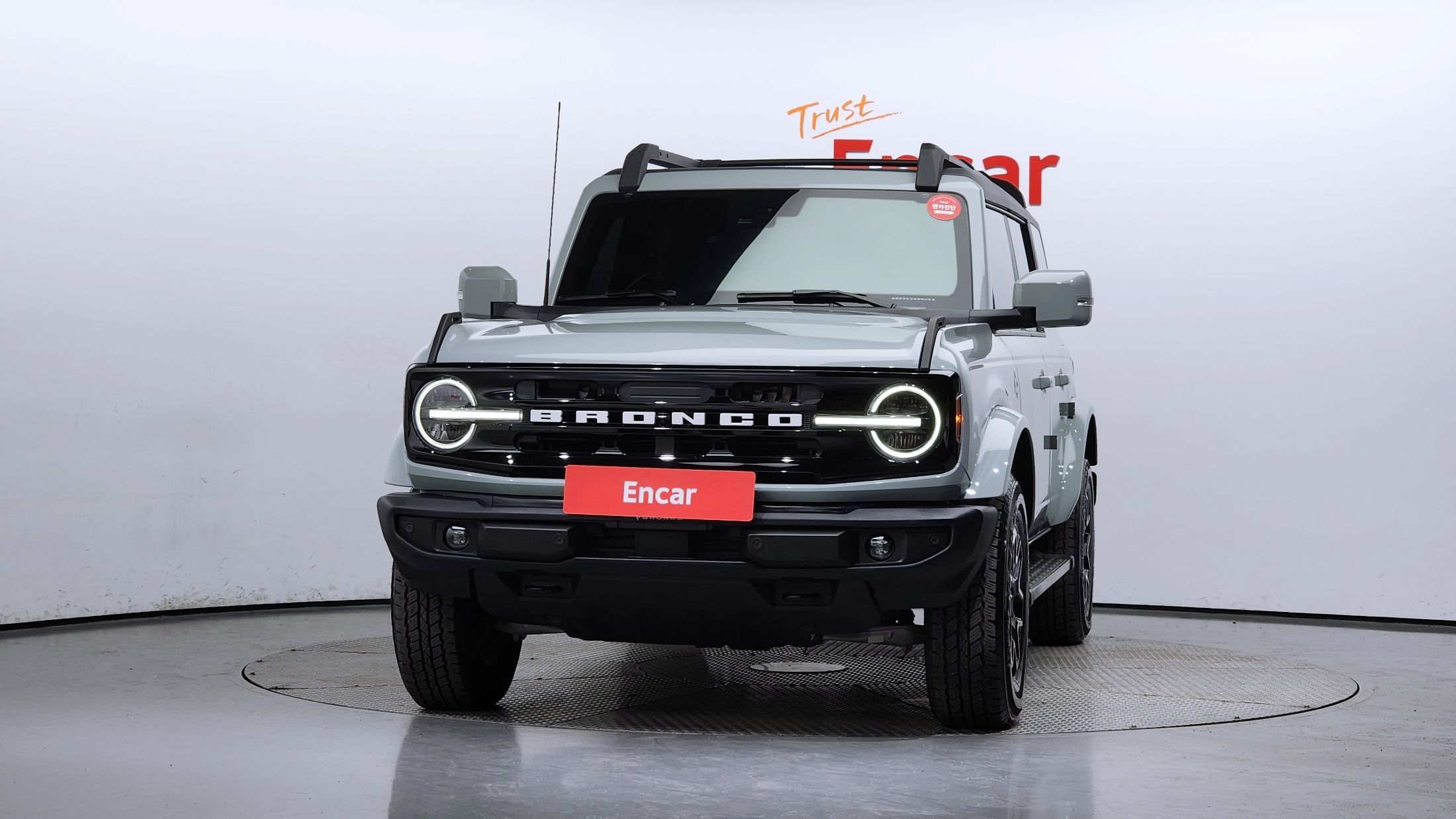 FORD BRONCO