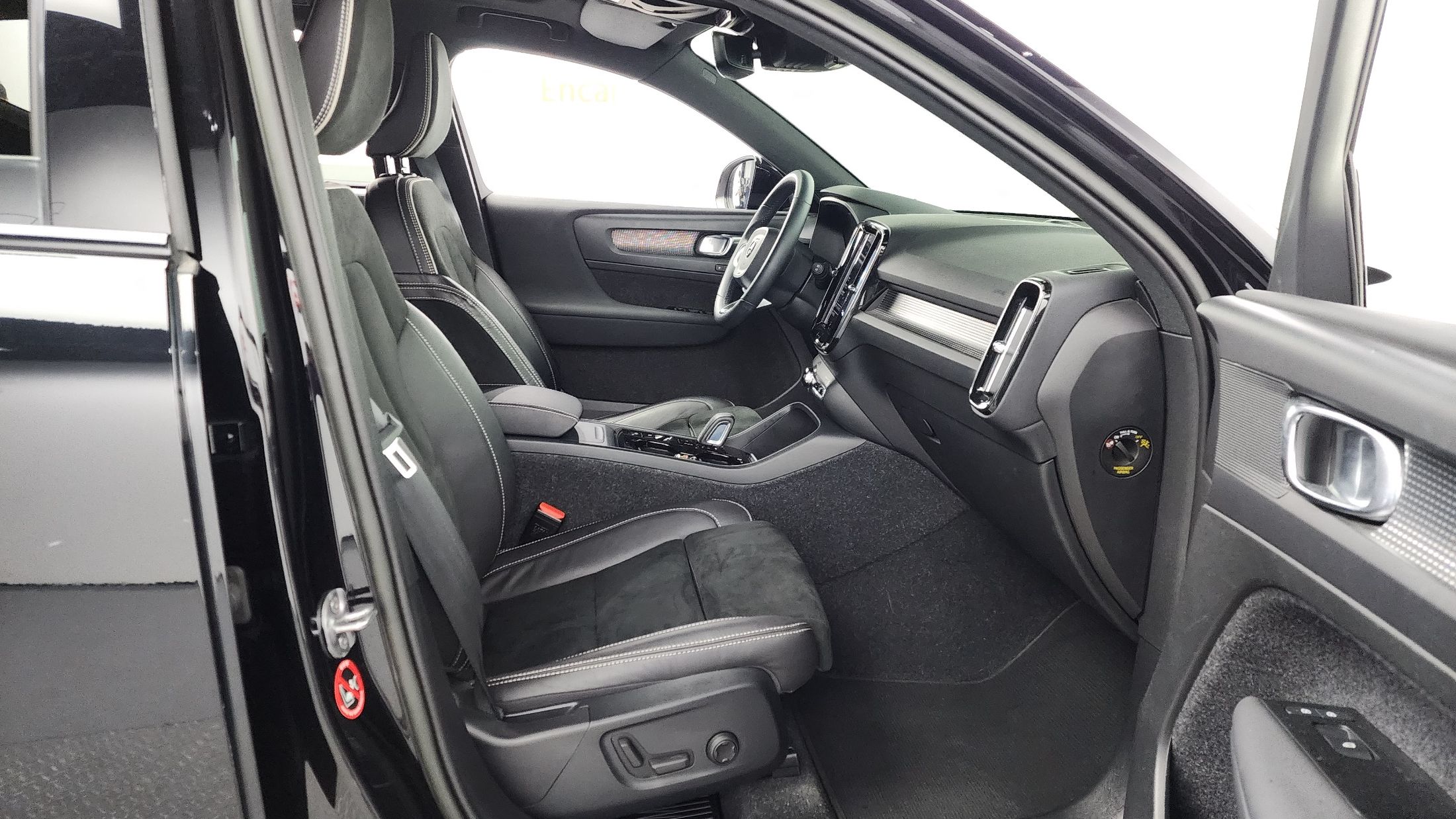 VOLVO XC40 2022