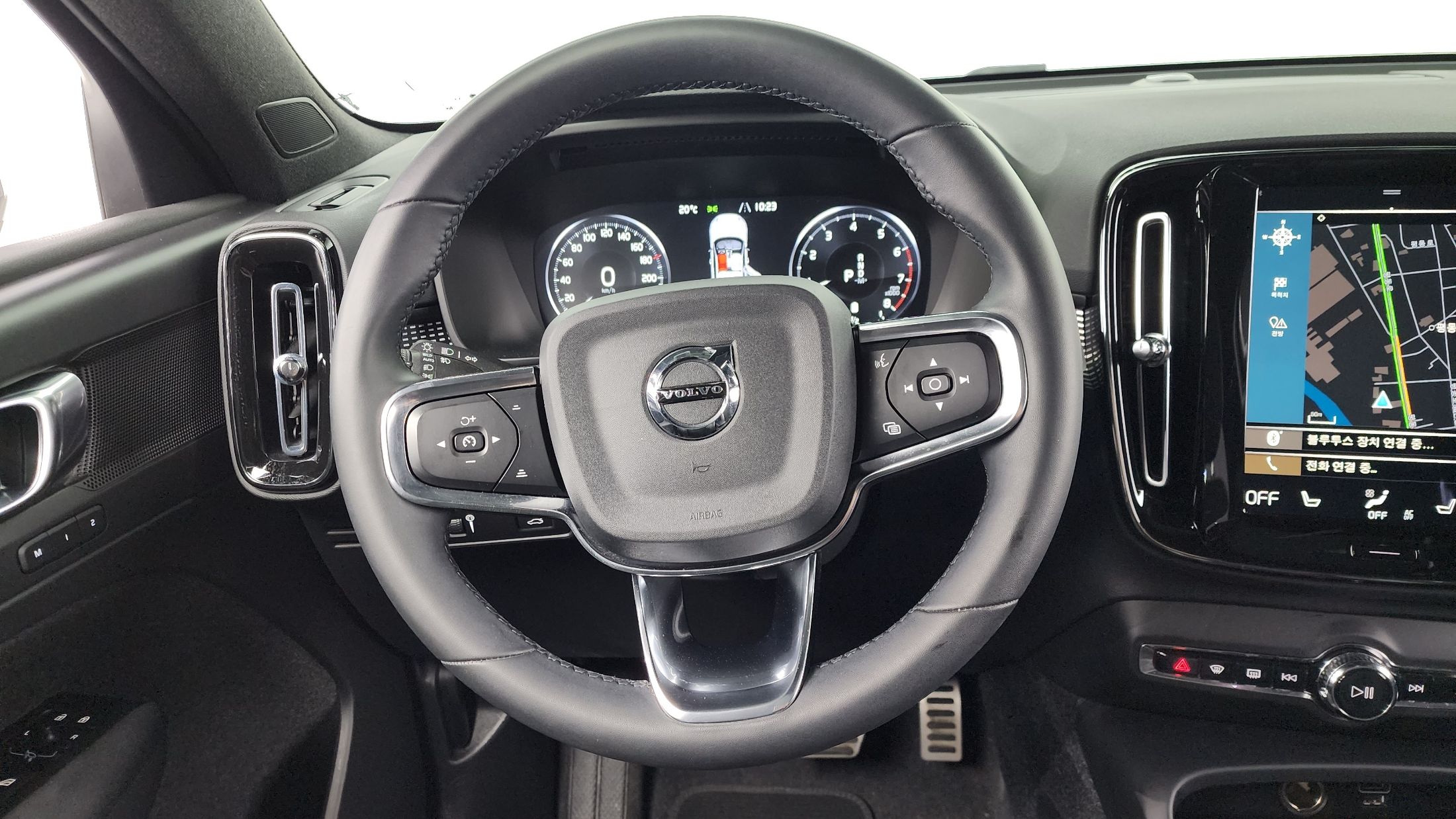 VOLVO XC40 2022