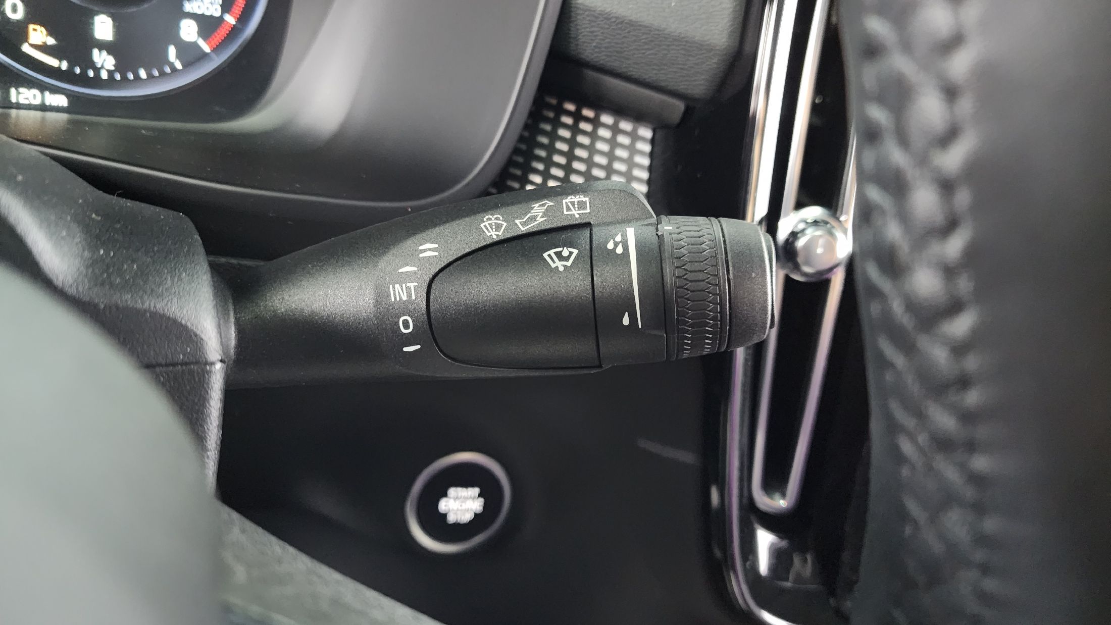 VOLVO XC40 2022