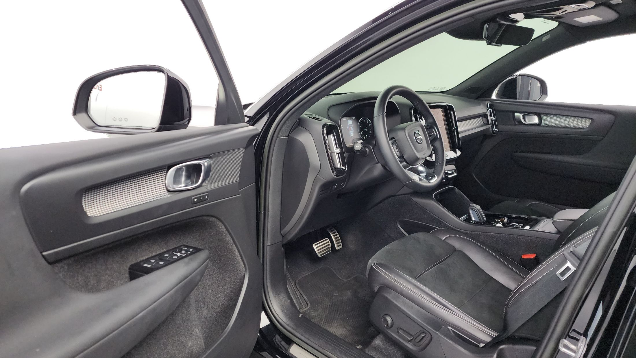 VOLVO XC40 2022