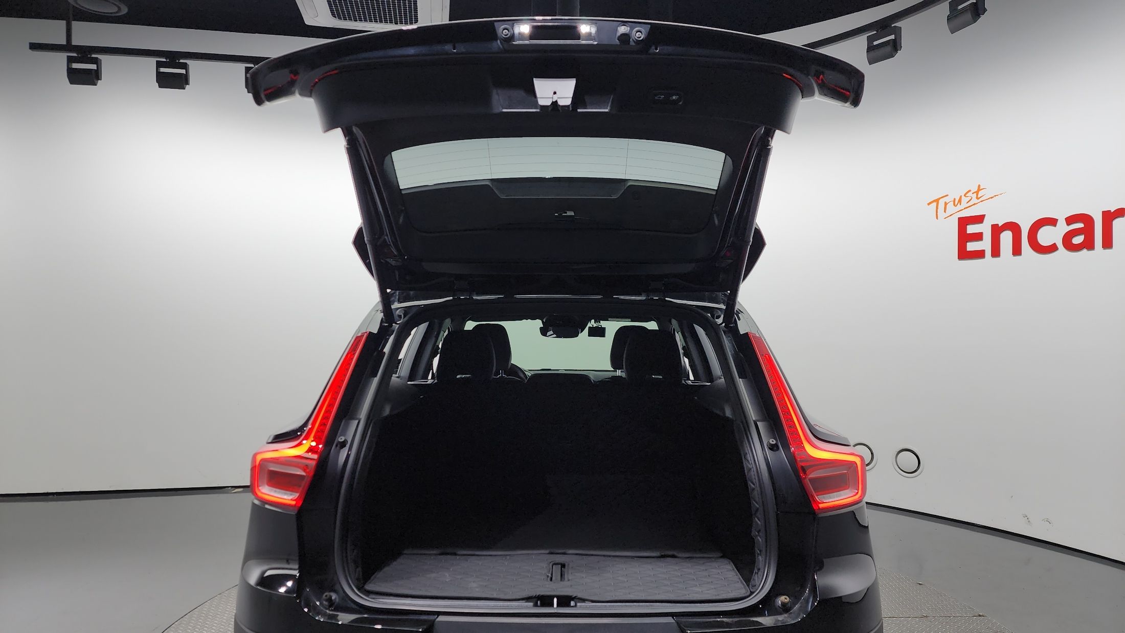 VOLVO XC40 2022