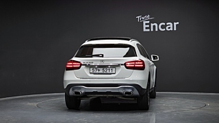 MERCEDES BENZ GLA-CLASS X156 2017