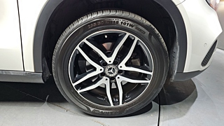MERCEDES BENZ GLA-CLASS X156 2017