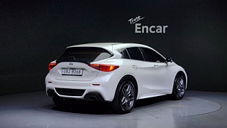 INFINITI Q30 2017