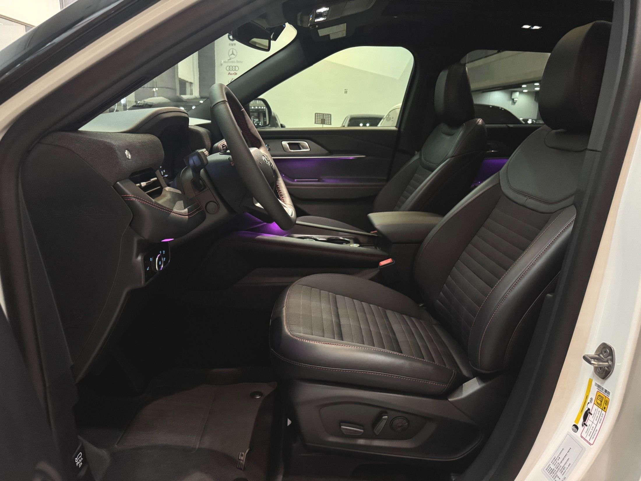 FORD EXPLORER 2025