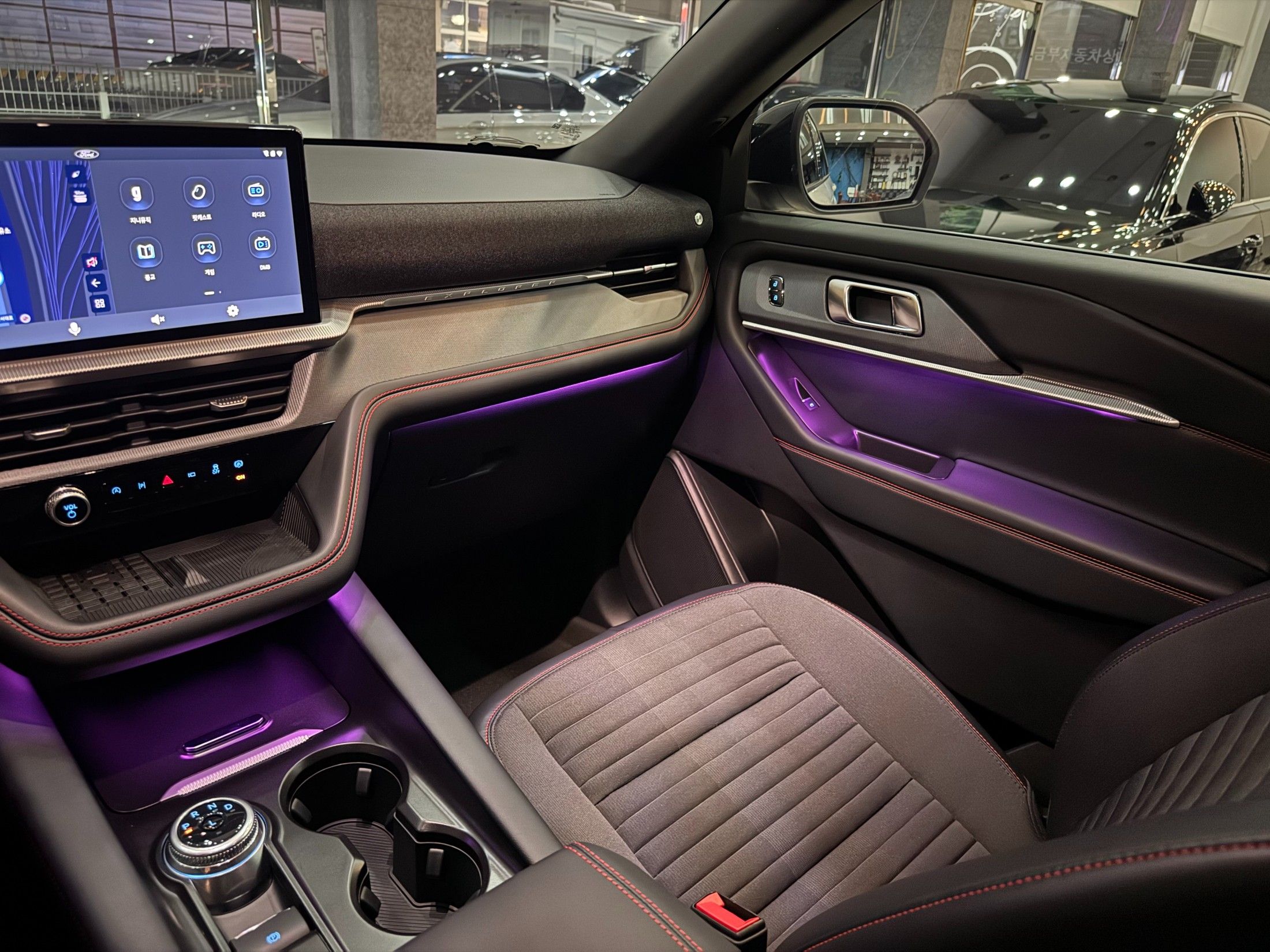 FORD EXPLORER 2025