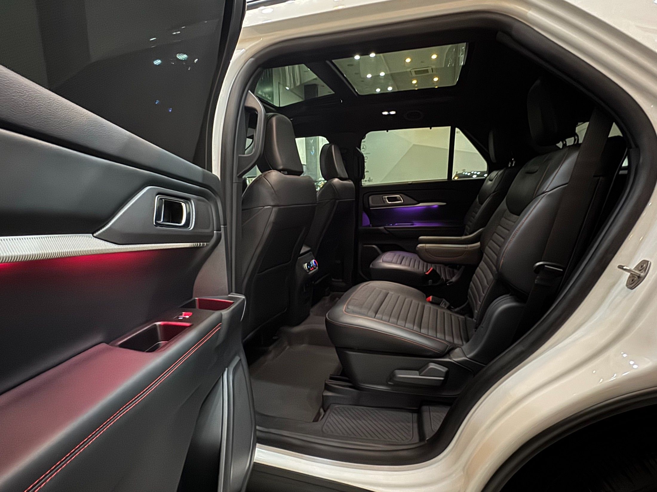 FORD EXPLORER 2025