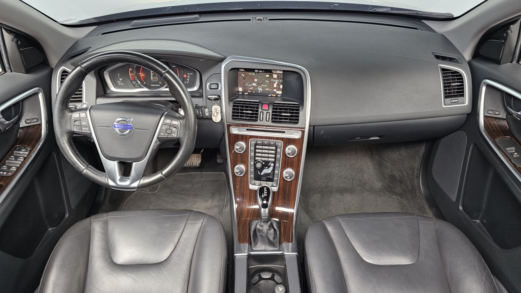 VOLVO XC60 2017