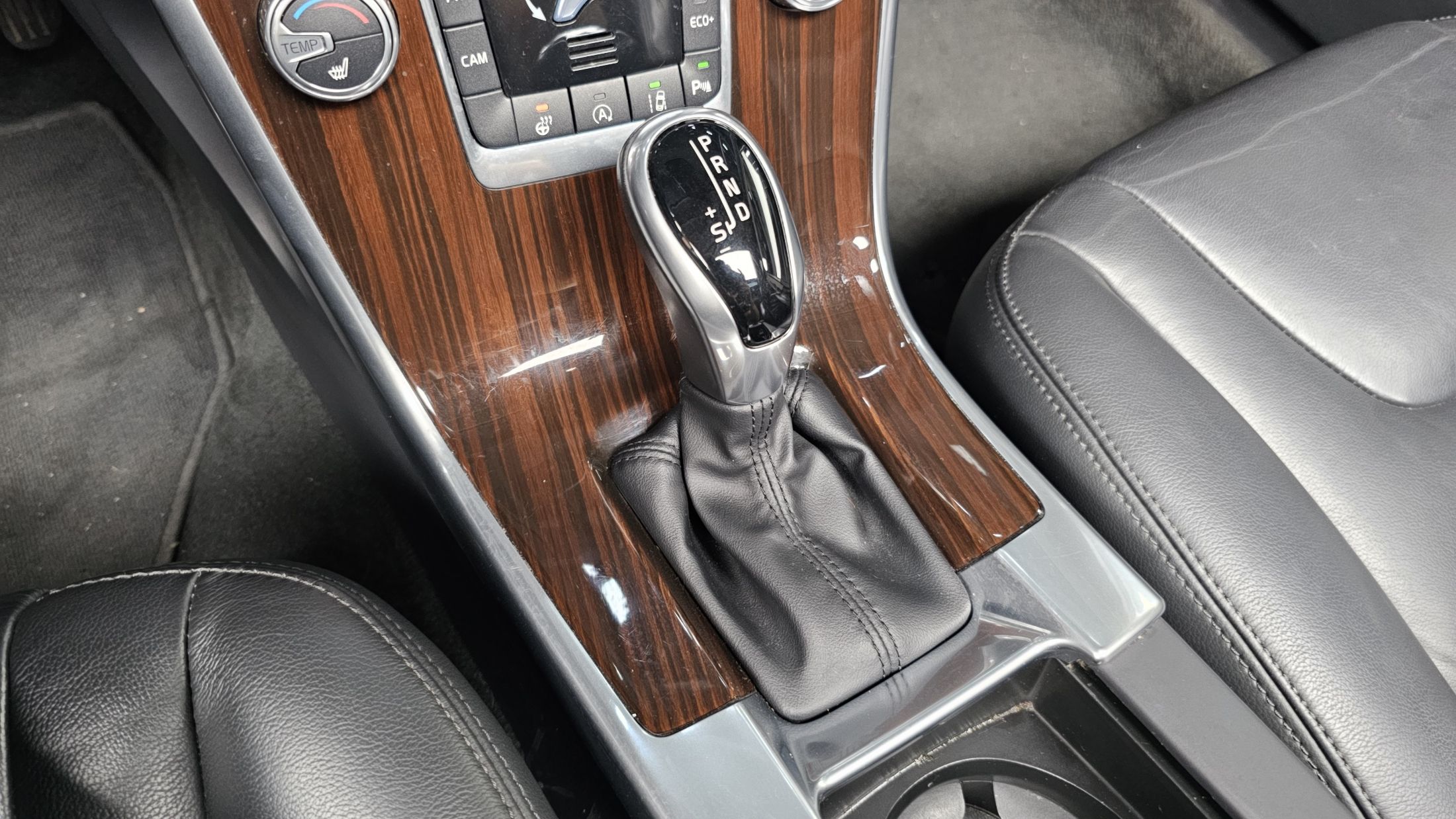 VOLVO XC60 2017