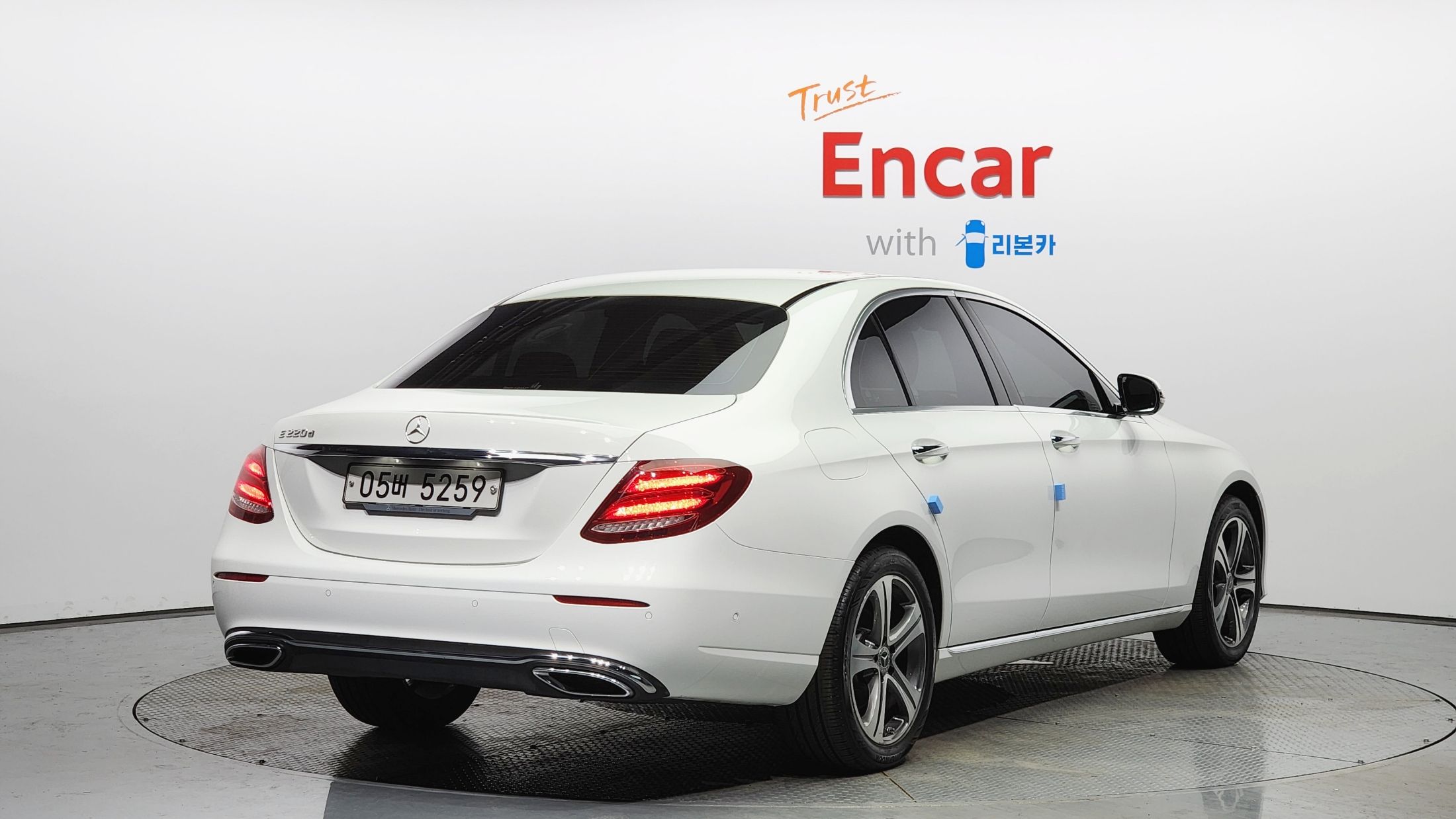 MERCEDES BENZ E-CLASS W213 2018