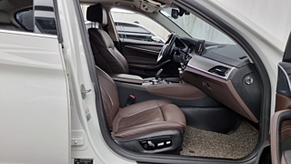 BMW 5-SERIES G30 2019