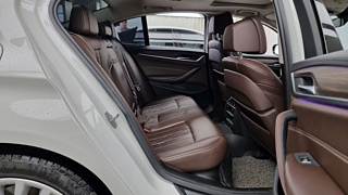 BMW 5-SERIES G30 2019