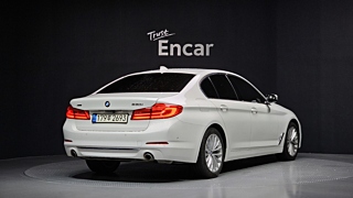 BMW 5-SERIES G30 2019