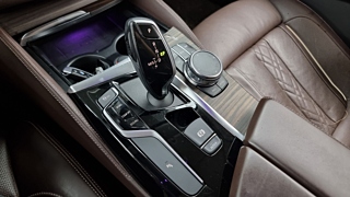 BMW 5-SERIES G30 2019