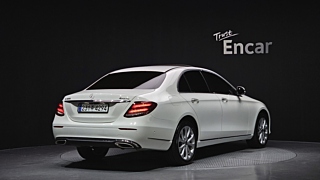MERCEDES BENZ E-CLASS W213 2020