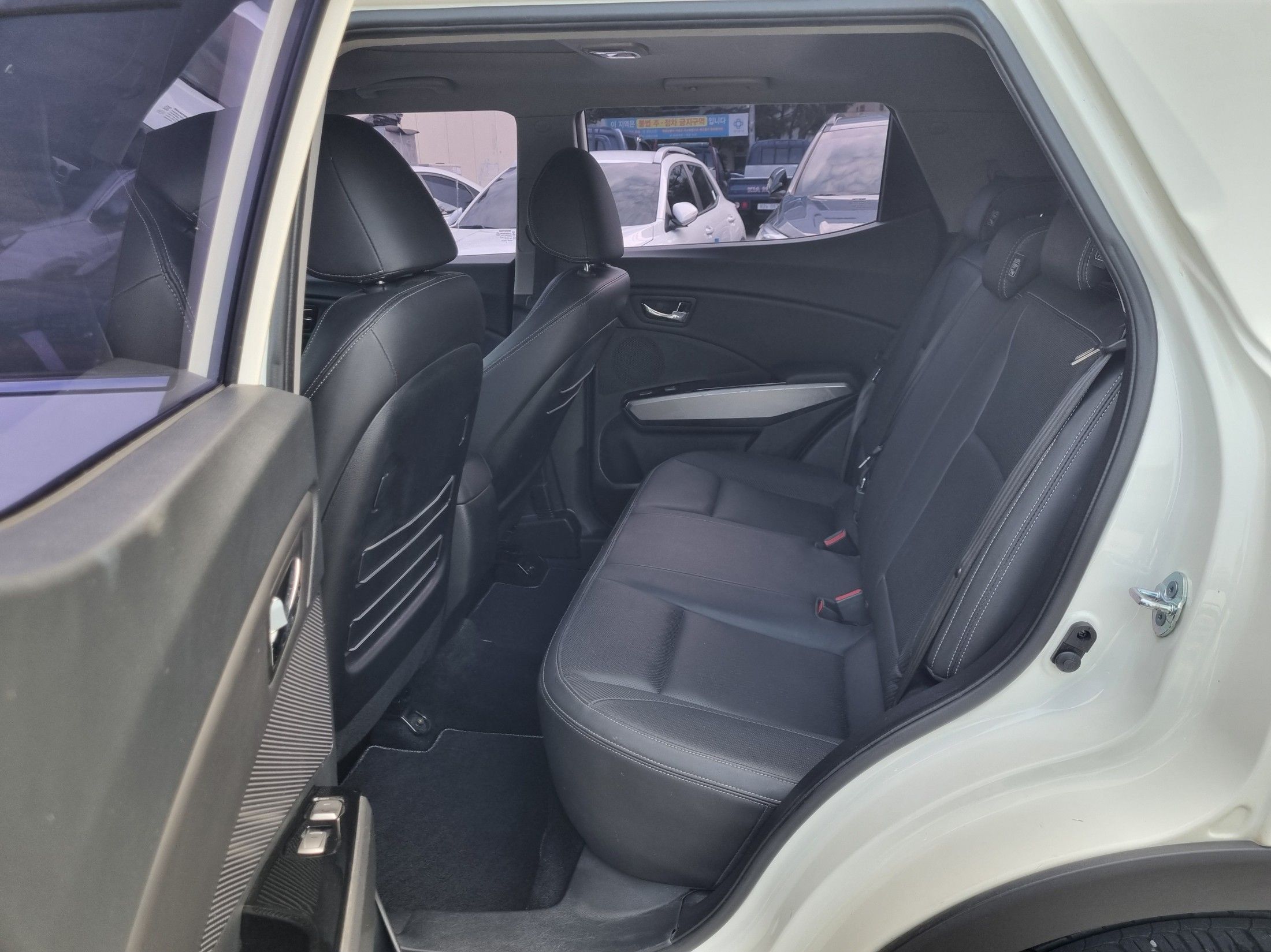SSANGYONG TIVOLI 2015