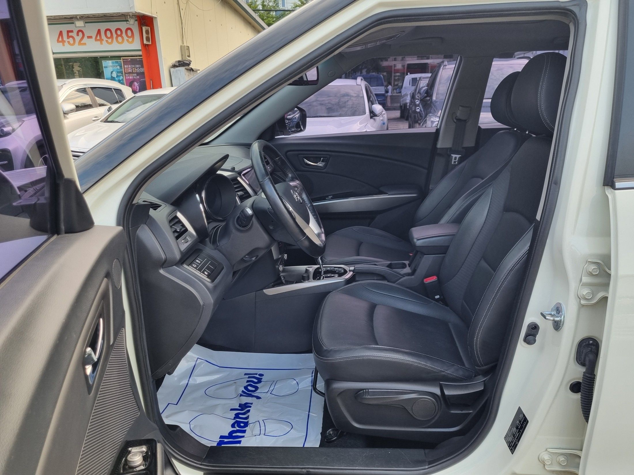 SSANGYONG TIVOLI 2015