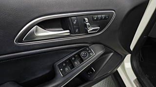 MERCEDES BENZ GLA-CLASS X156 2017