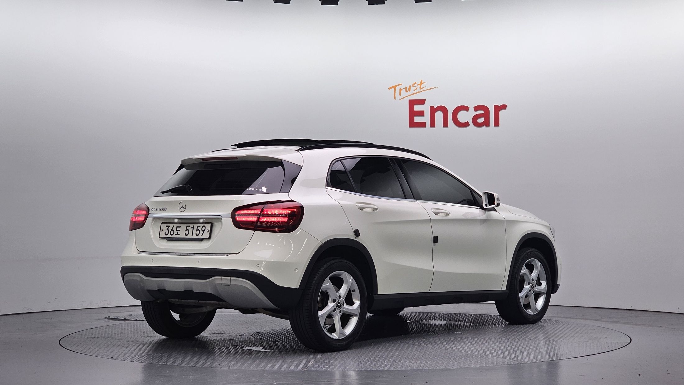 MERCEDES BENZ GLA-CLASS X156 2017