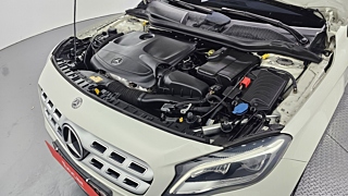 MERCEDES BENZ GLA-CLASS X156 2017