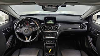 MERCEDES BENZ GLA-CLASS X156 2017