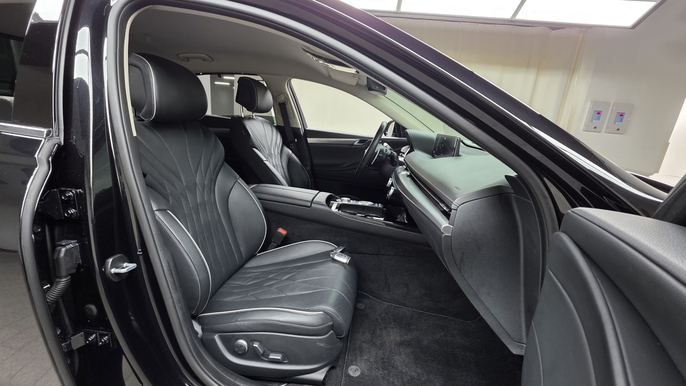 GENESIS G80 RG3 2022