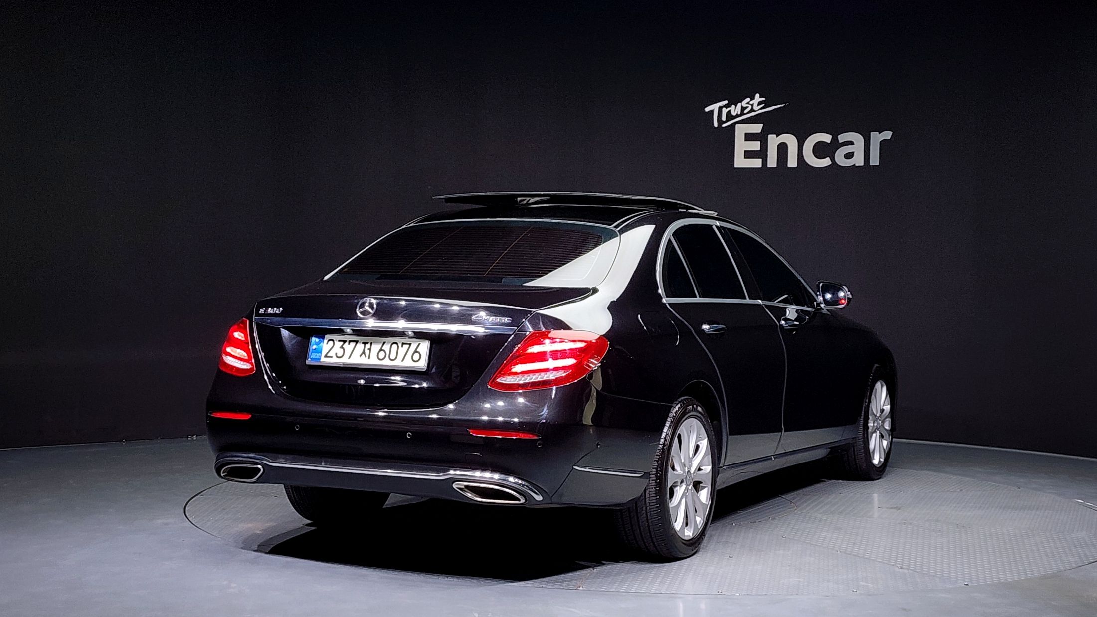 MERCEDES BENZ E-CLASS W213 2017