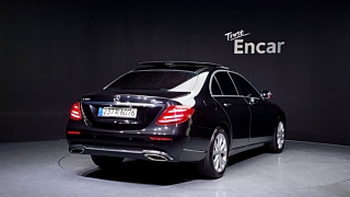MERCEDES BENZ E-CLASS W213 2017