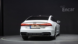 AUDI A7 4K 2021