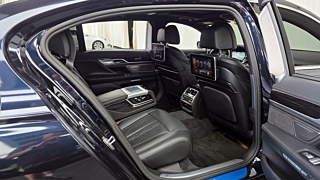 BMW 7-SERIES G11 2017
