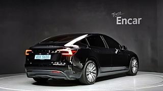 TESLA MODEL 3 2025