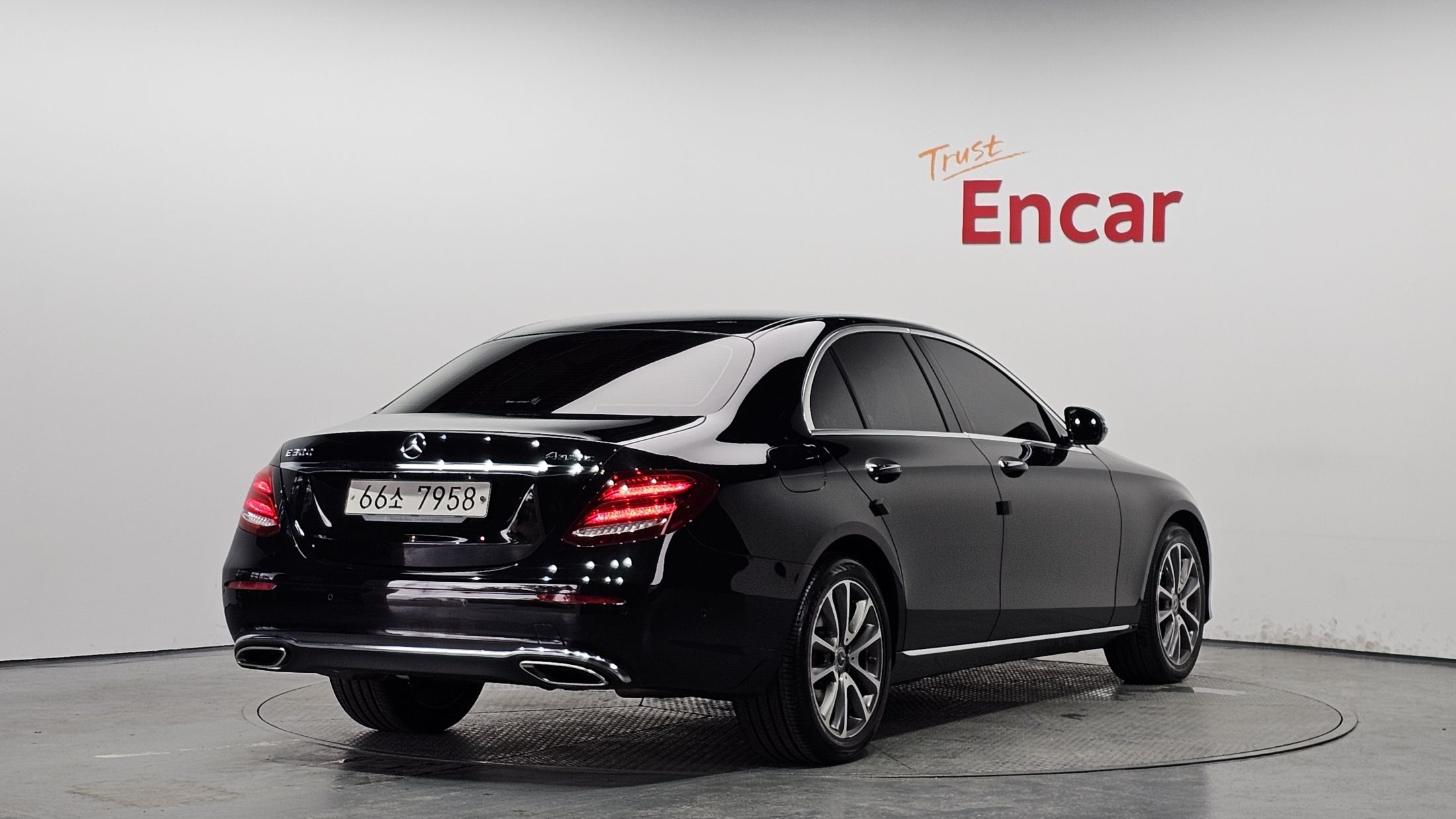MERCEDES BENZ E-CLASS W213 2019