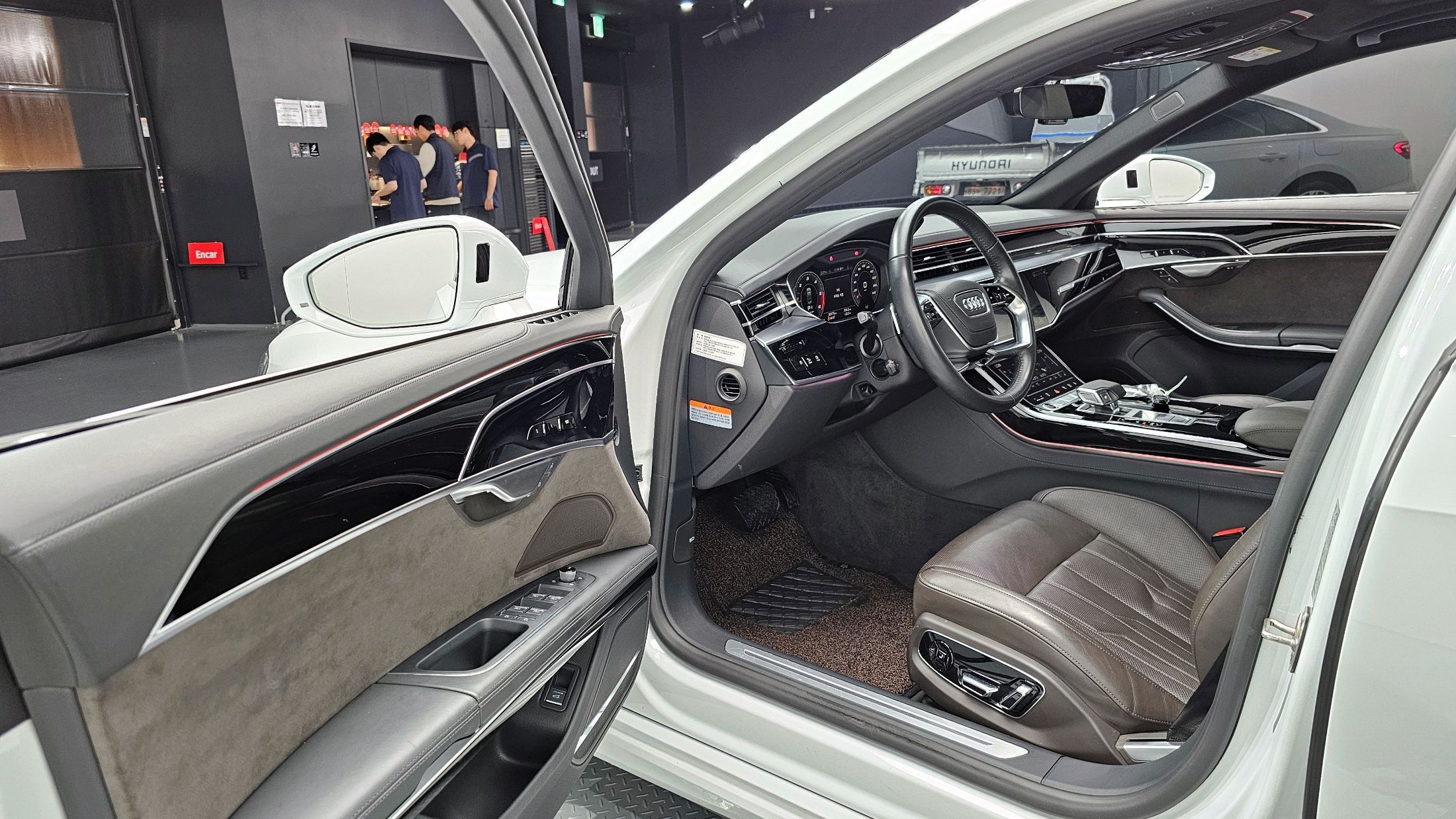 AUDI A8 D5 2021