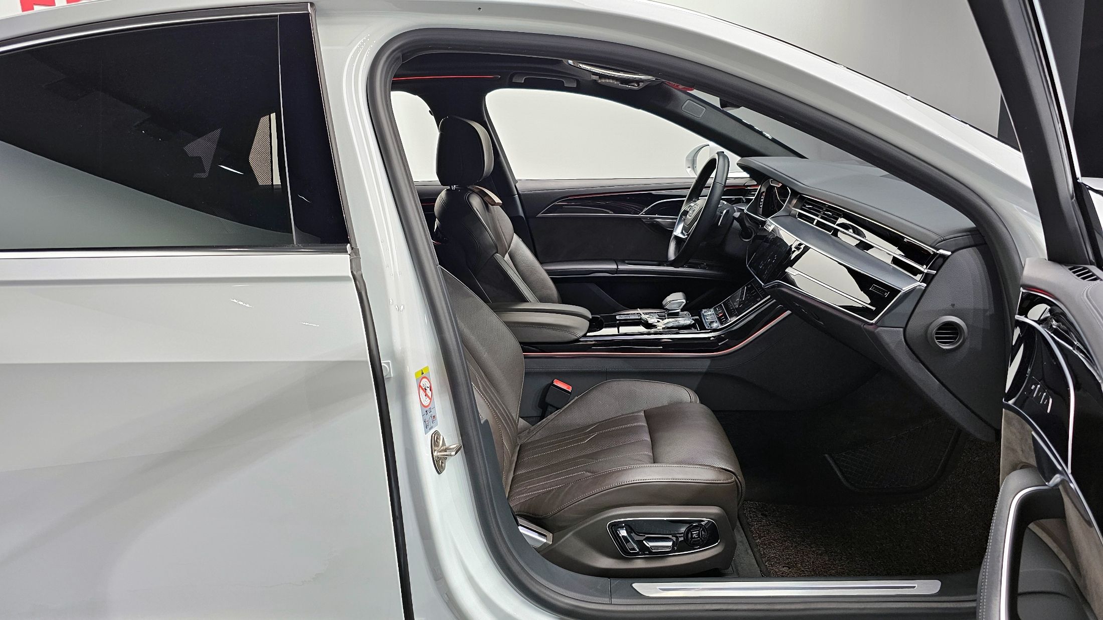 AUDI A8 D5 2021