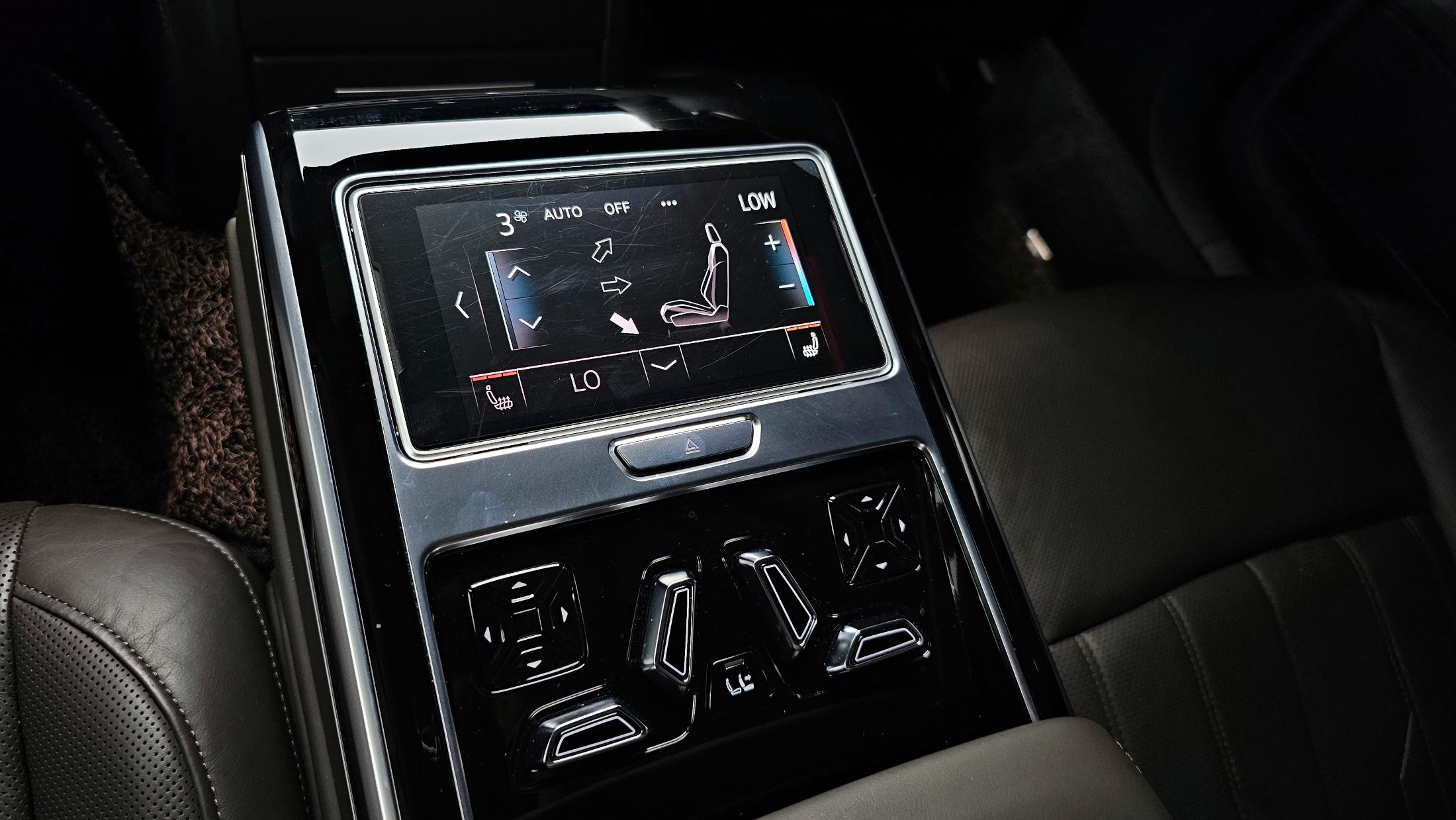 AUDI A8 D5 2021