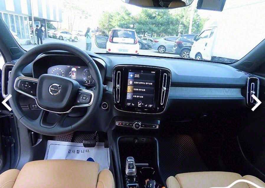 VOLVO XC40 2022