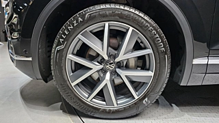 VOLKSWAGEN TOUAREG 2023