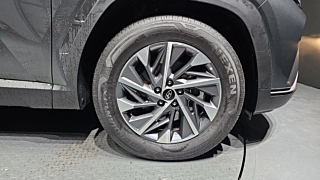 HYUNDAI TUCSON NX4 2022