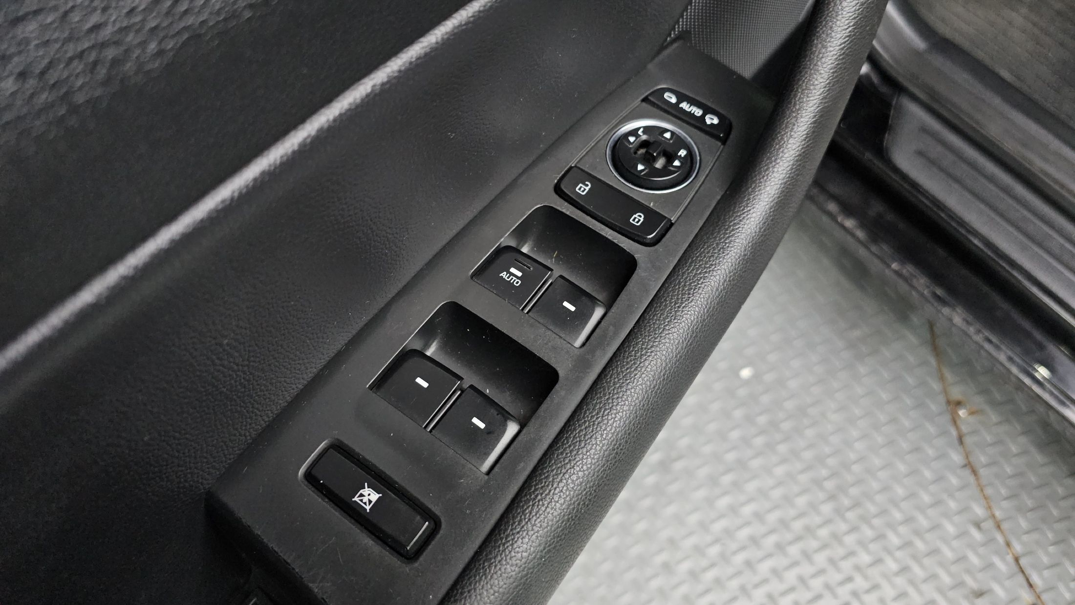 HYUNDAI SONATA LF 2015