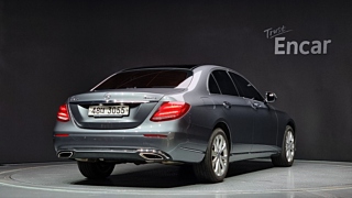 MERCEDES BENZ E-CLASS W213 2017