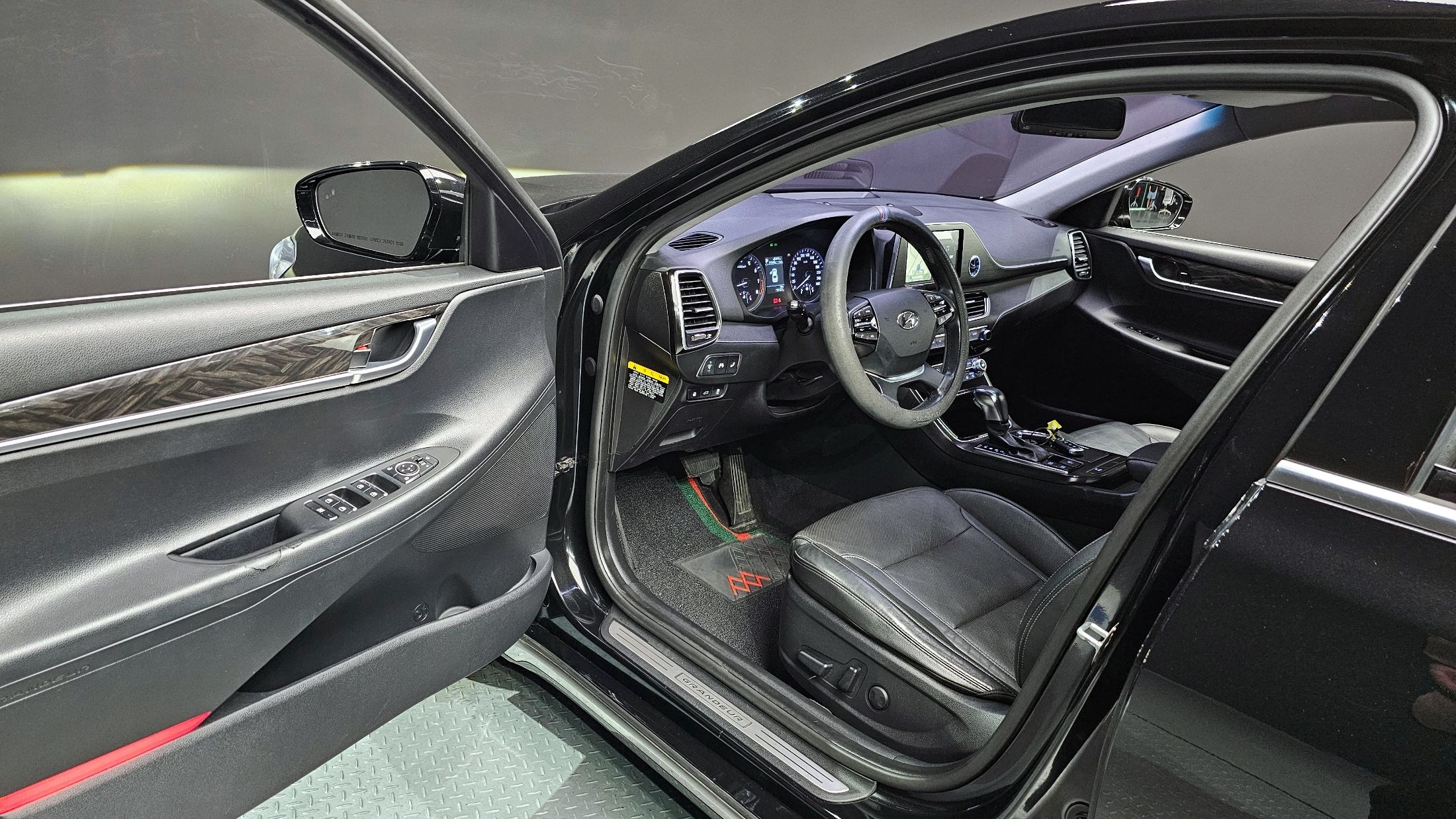 HYUNDAI GRANDEUR IG 2016