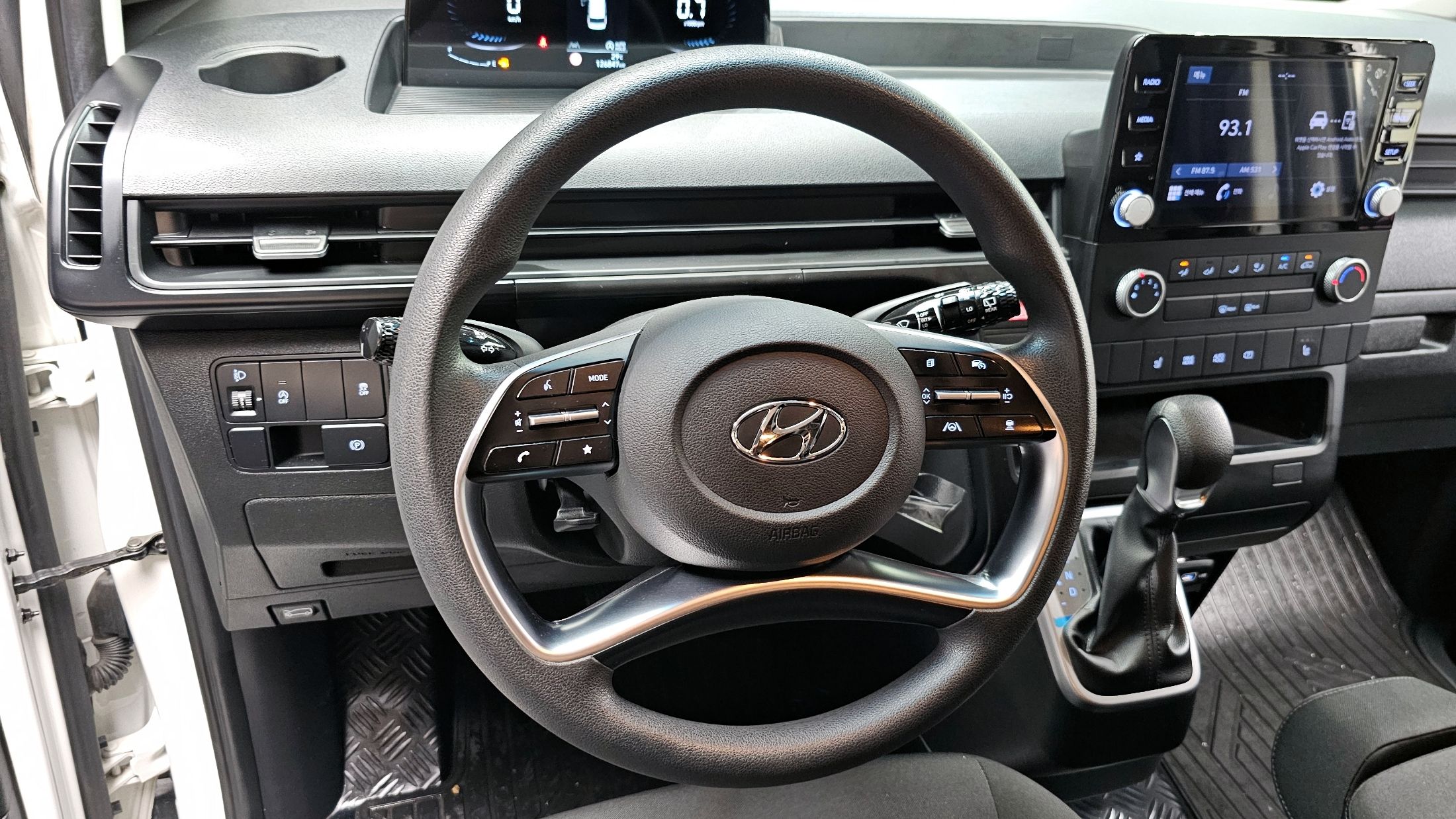 HYUNDAI STARIA 2021