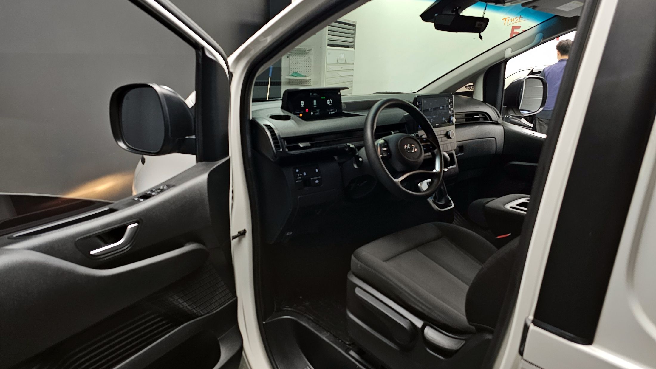 HYUNDAI STARIA 2021