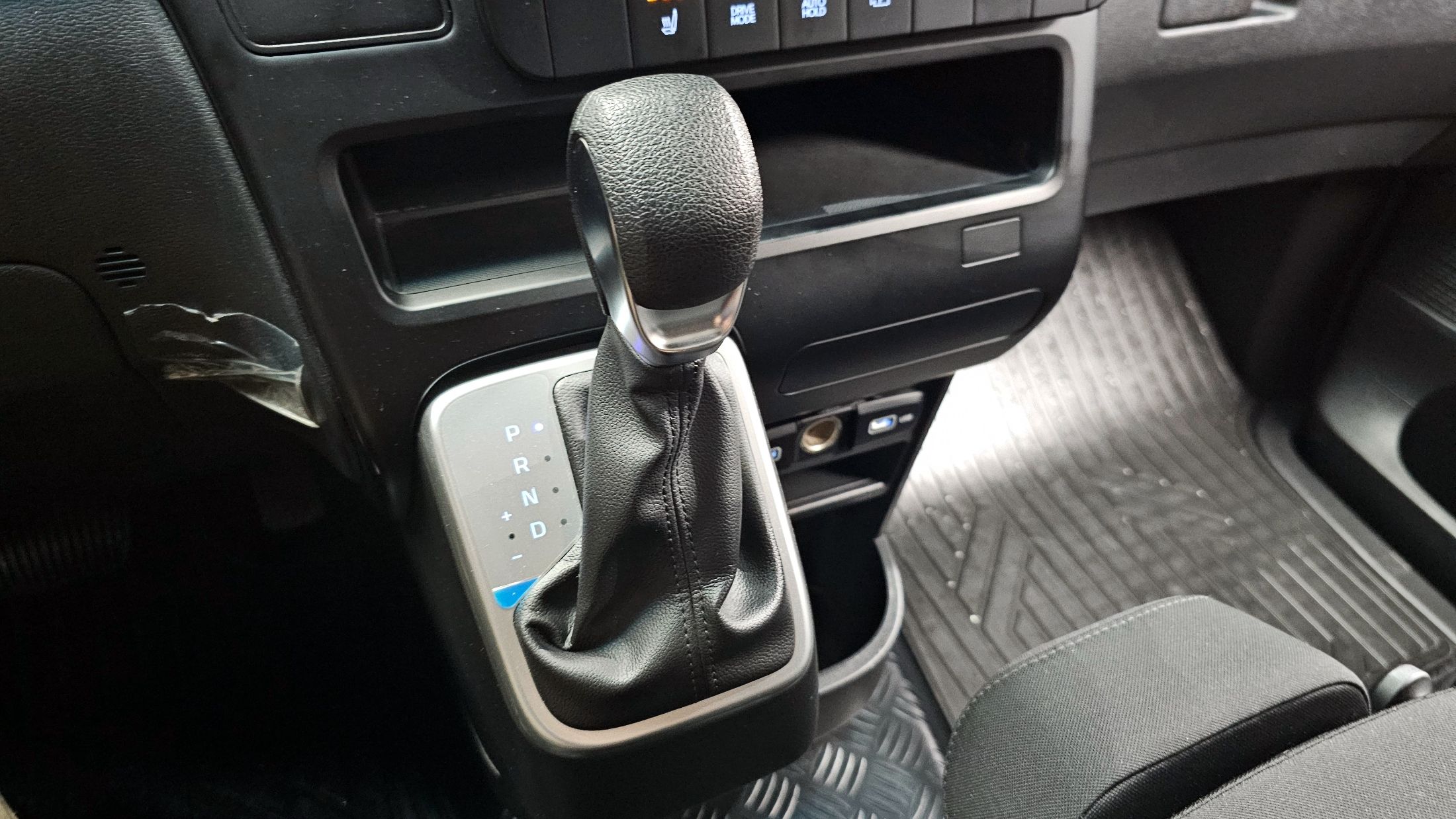 HYUNDAI STARIA 2021