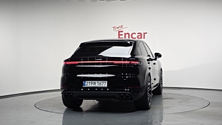 PORSCHE CAYENNE PO536 2024